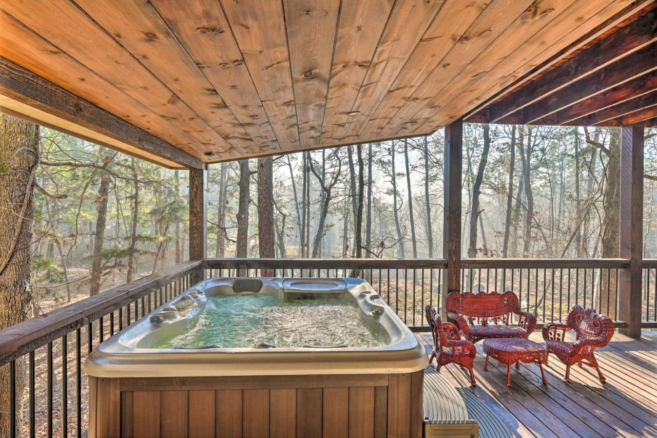 Tudor-Style Broken Bow Cottage With Hot Tub And Decks! Stephens Gap Exterior foto